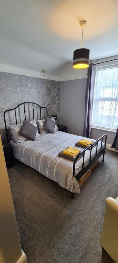 The Roslyn Guest House Пейнтън Екстериор снимка