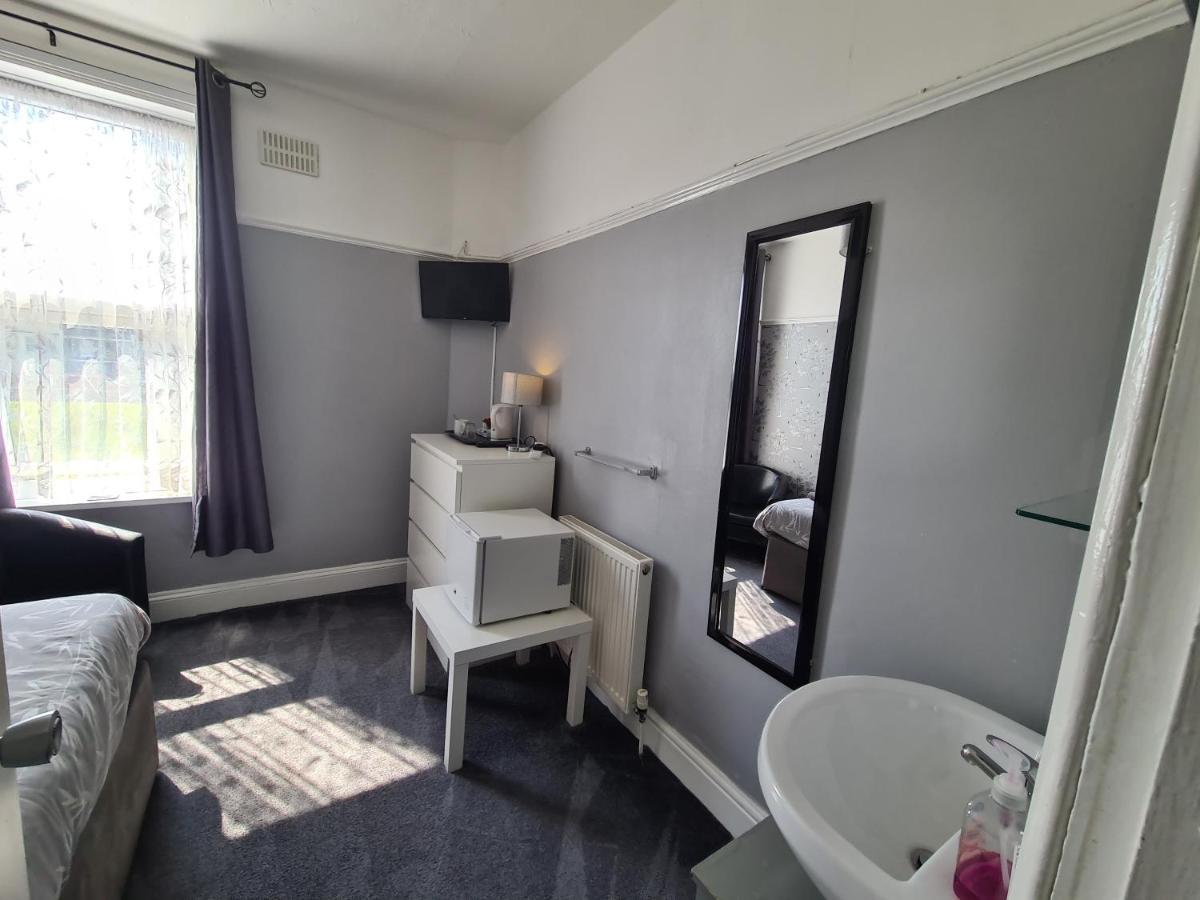 The Roslyn Guest House Пейнтън Екстериор снимка