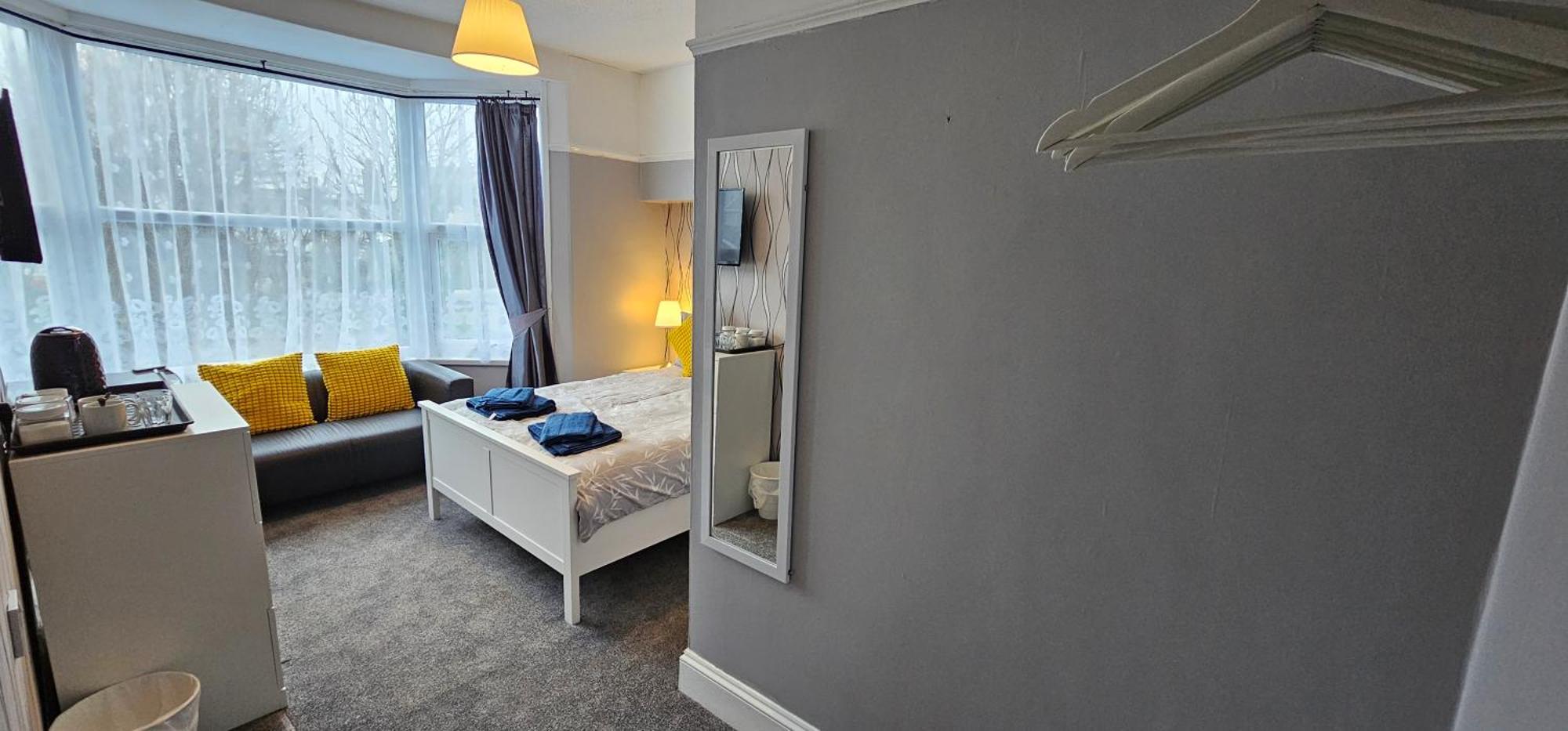 The Roslyn Guest House Пейнтън Екстериор снимка