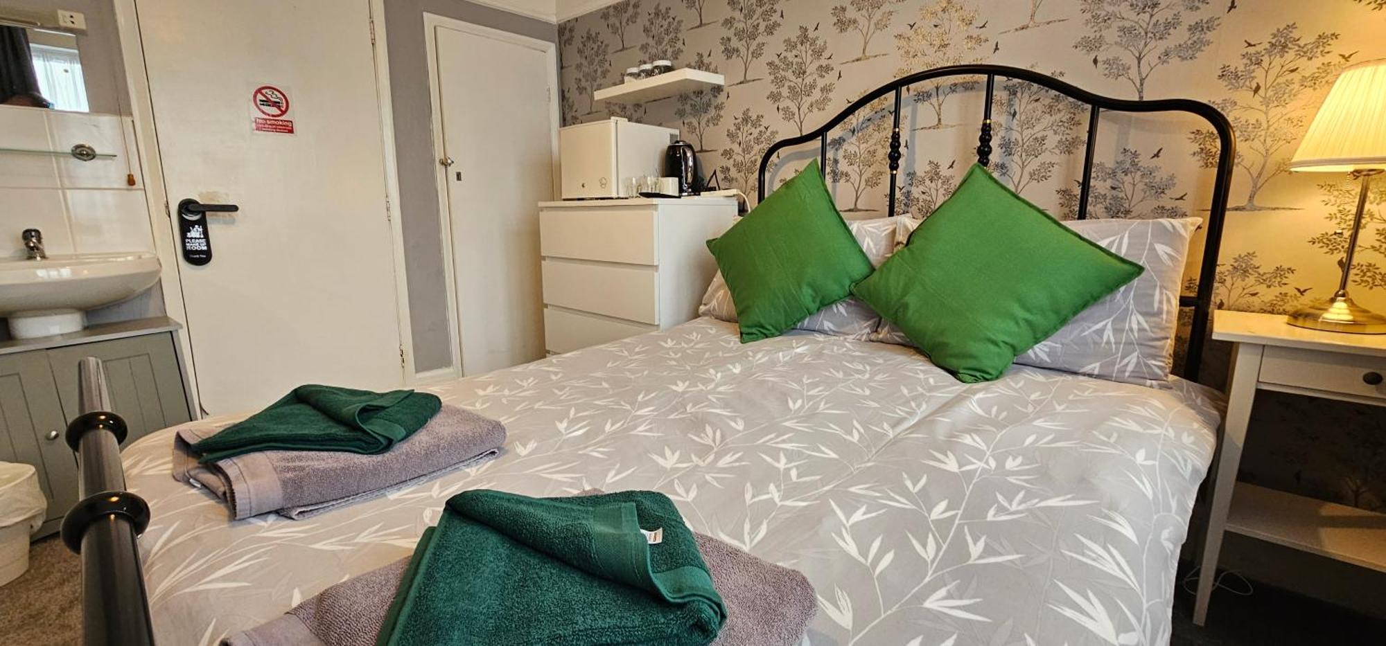 The Roslyn Guest House Пейнтън Екстериор снимка