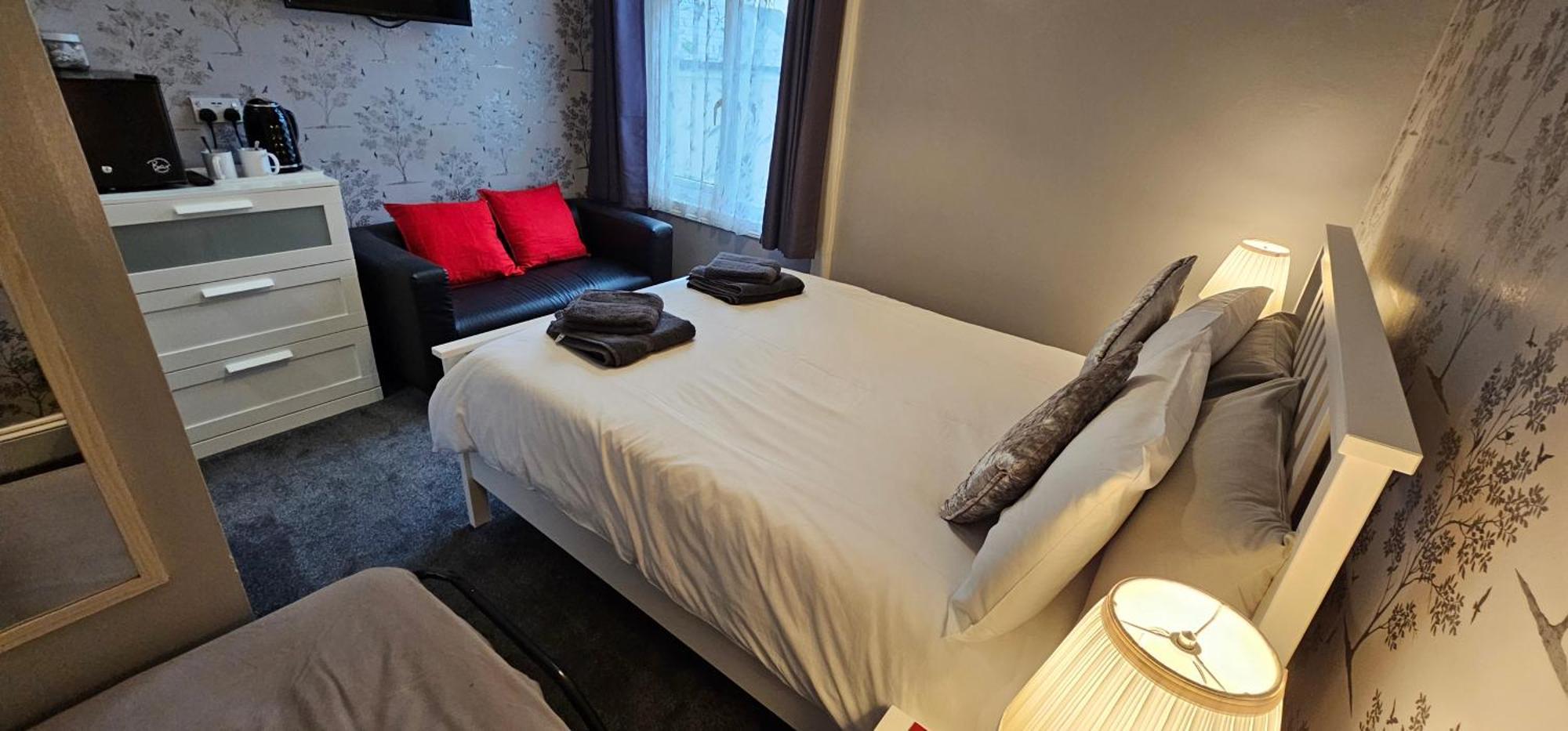 The Roslyn Guest House Пейнтън Екстериор снимка