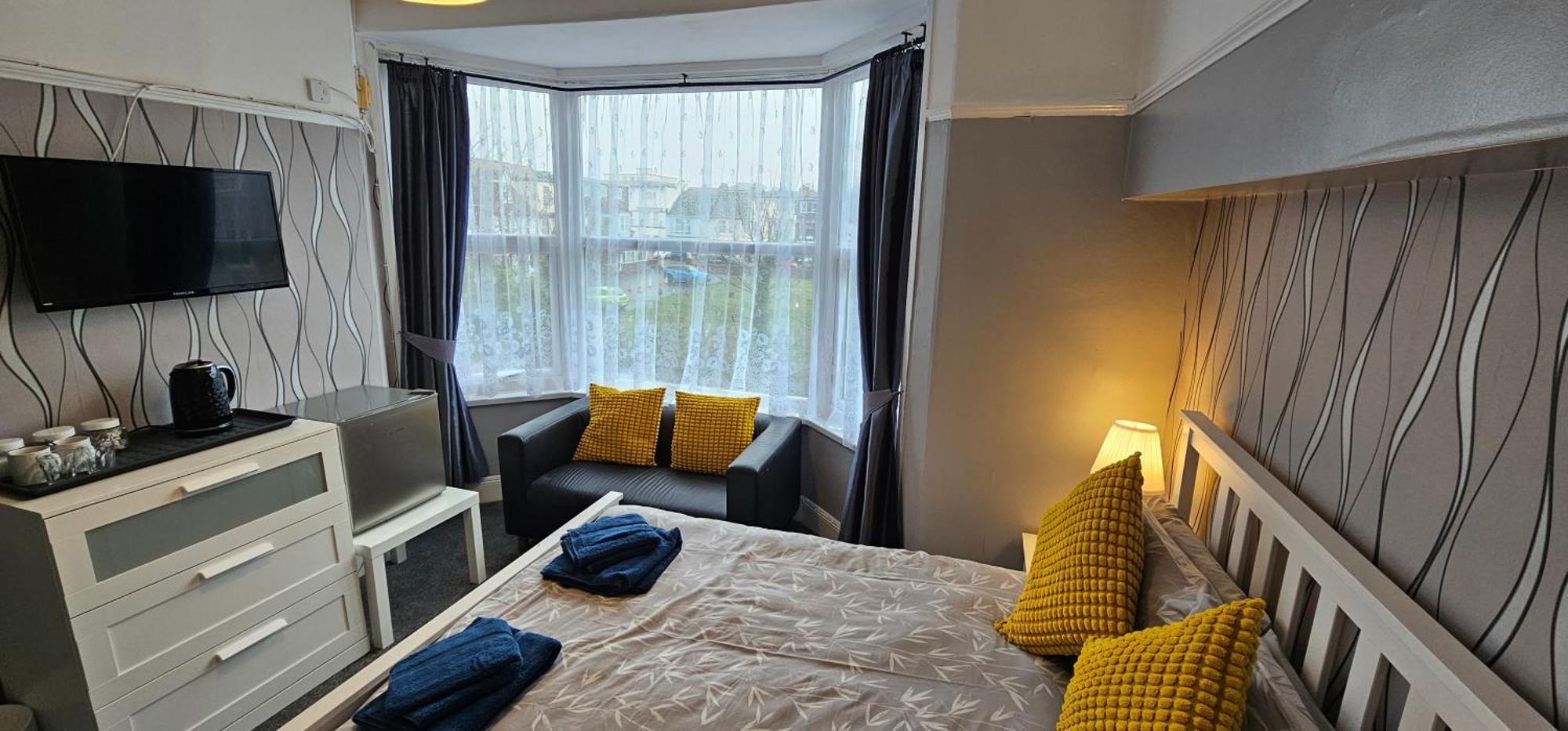 The Roslyn Guest House Пейнтън Екстериор снимка