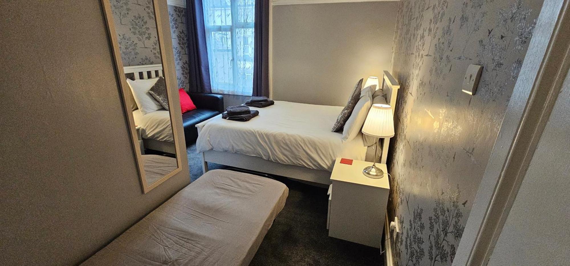 The Roslyn Guest House Пейнтън Екстериор снимка