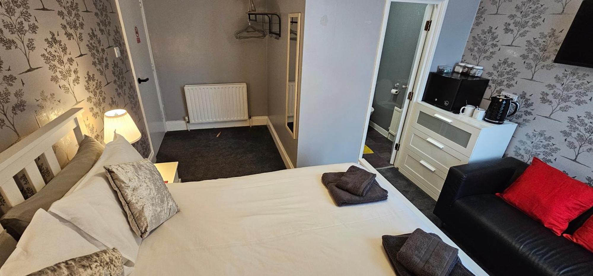 The Roslyn Guest House Пейнтън Екстериор снимка
