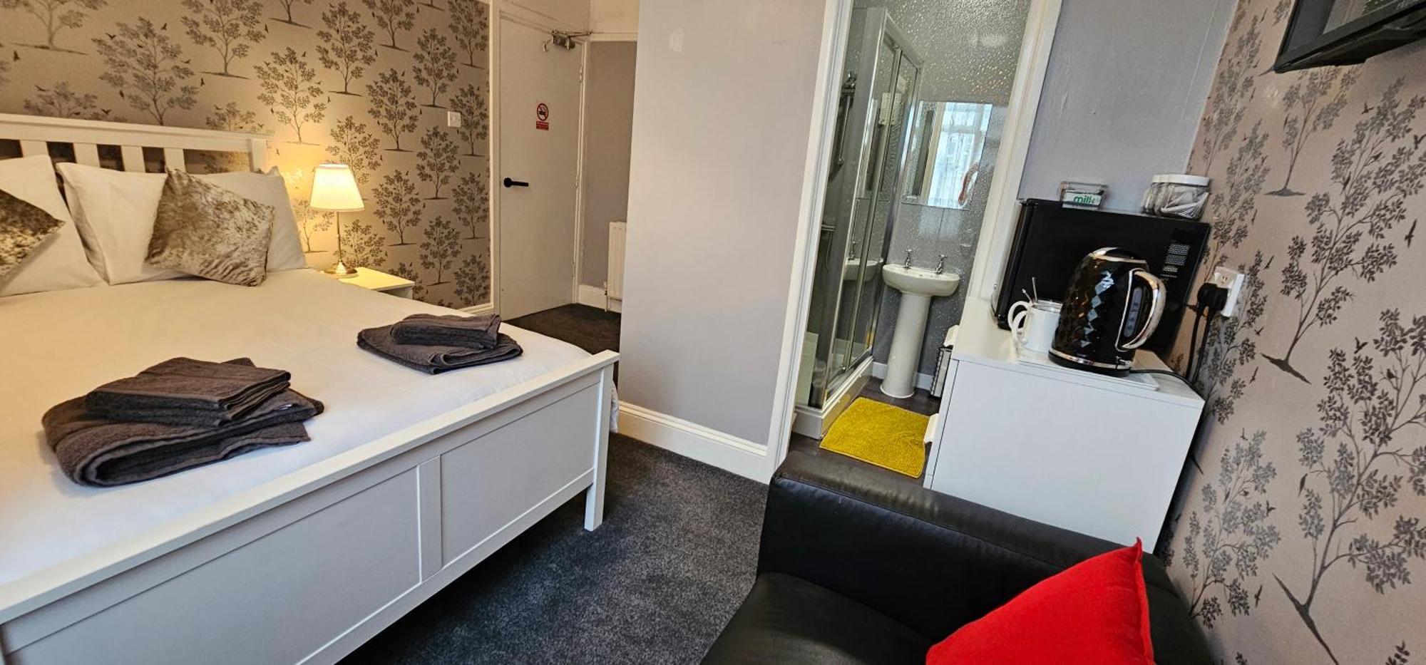 The Roslyn Guest House Пейнтън Екстериор снимка