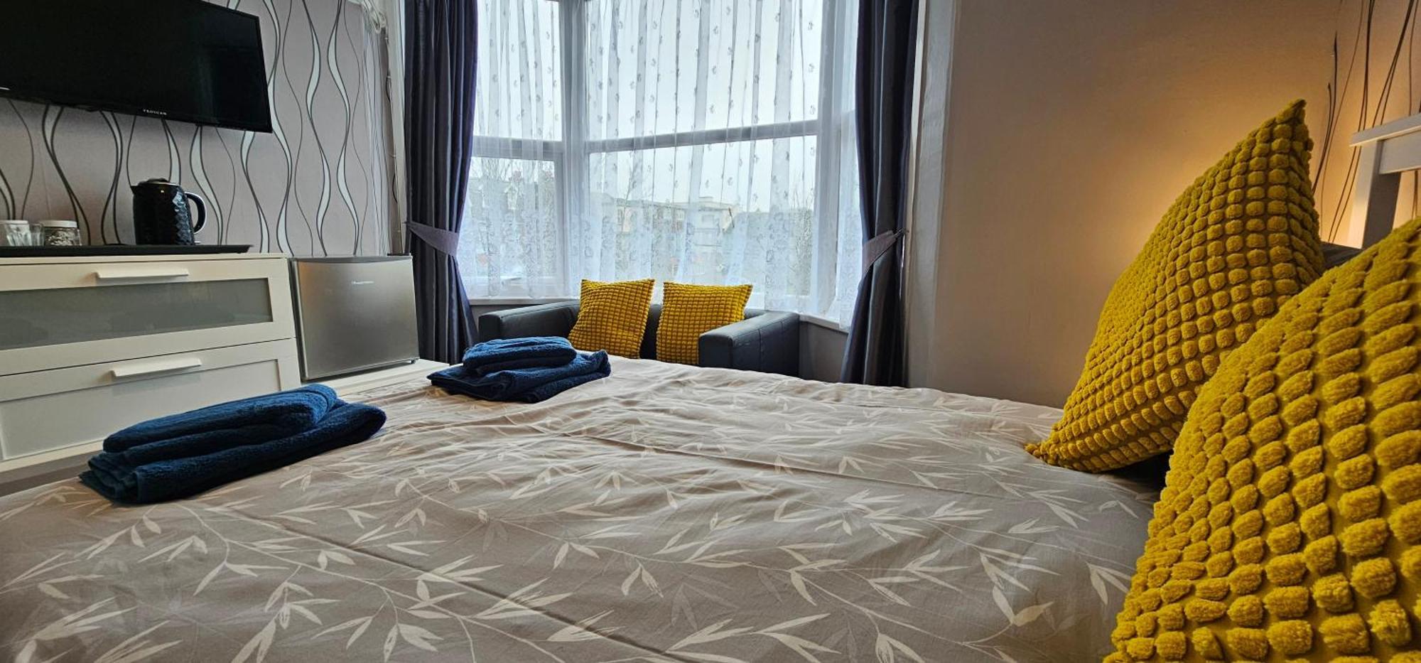 The Roslyn Guest House Пейнтън Екстериор снимка