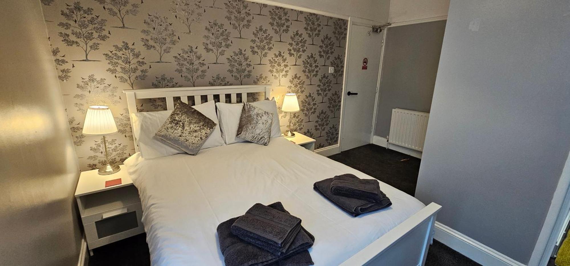 The Roslyn Guest House Пейнтън Екстериор снимка