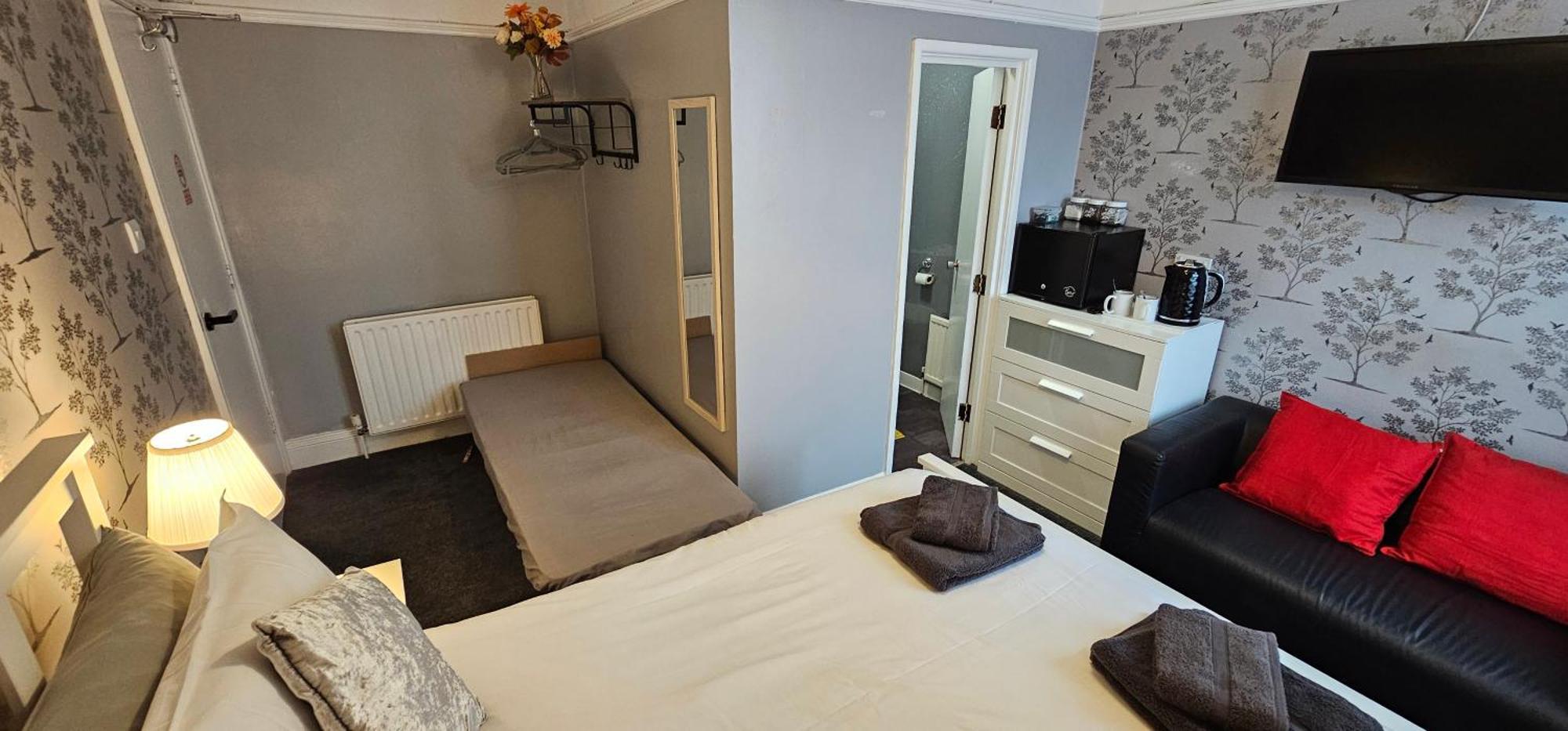 The Roslyn Guest House Пейнтън Екстериор снимка