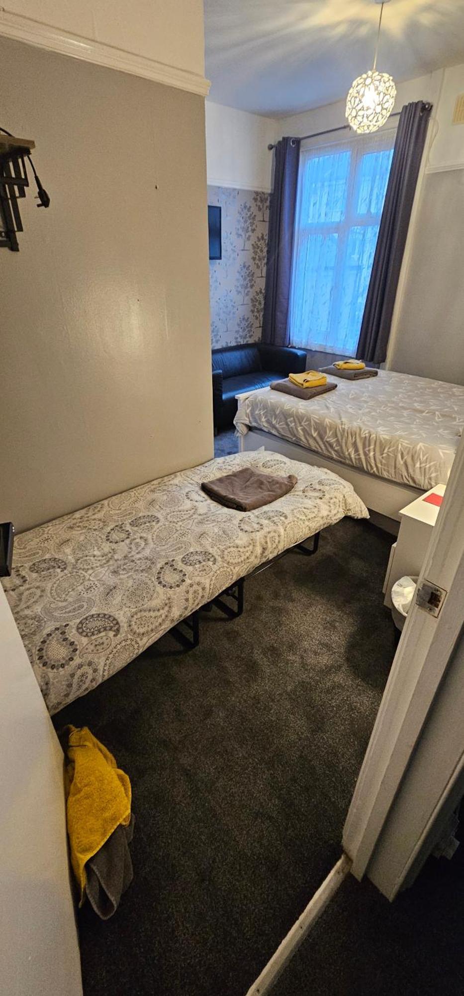 The Roslyn Guest House Пейнтън Екстериор снимка